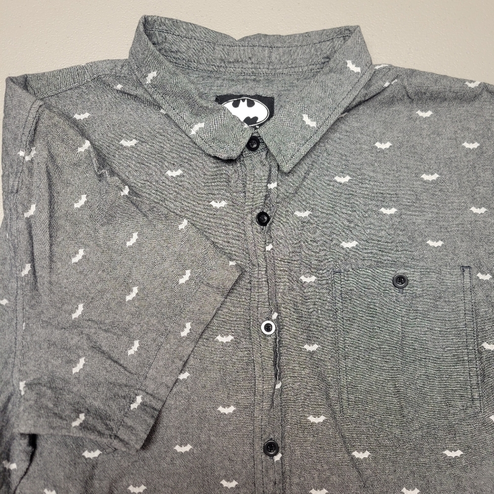 Batman Mens‎ Button Up Shirt Bat Signal Grey 2XL Short Sleeve DC Comics